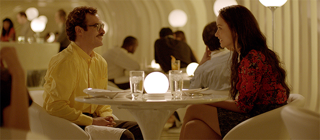 Joaquin Phoenix et Olivia Wilde dans Her (2014)