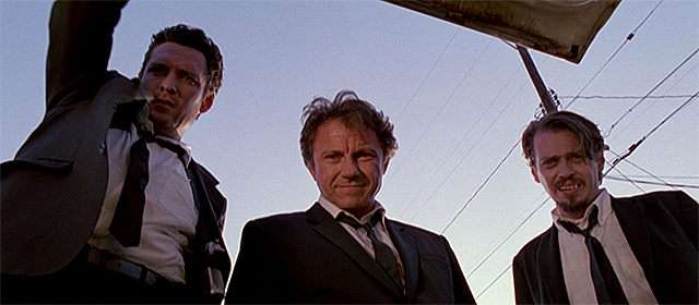 Michael Madsen, Harvey Keitel et Steve Buscemi dans Reservoir Dogs (1992)