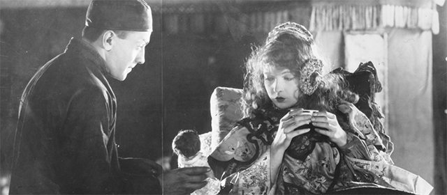 Richard Barthelmess et Lillian Gish dans Le Lys Brisé (1919)