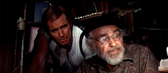 Charlton Heston et Edward G. Robinson dans Soleil Vert (1973)