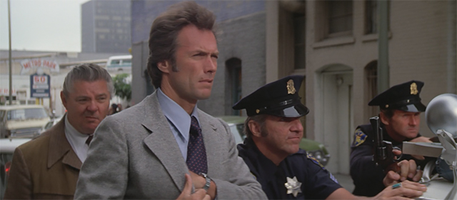 Clint Eastwood dans L'Inspecteur ne renonce jamais (1976)