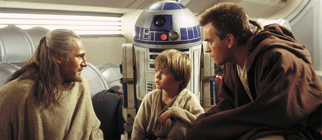 Liam Neeson, Jake Lloyd et Ewan McGregor dans Star Wars Episode I : La Menace Fantôme (1998)