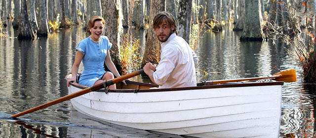 Rachel McAdams et Ryan Gosling dans N'oublie jamais (2004)