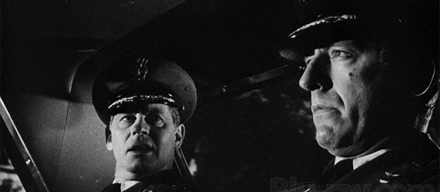 Frank Overton et Fritz Weaver dans Point Limite (1964)