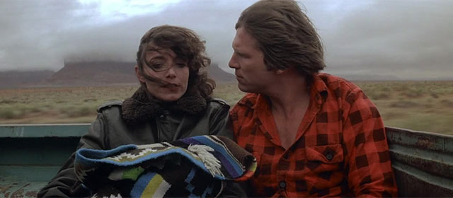 Karen Allen et Jeff Bridges dans Starman (1984)
