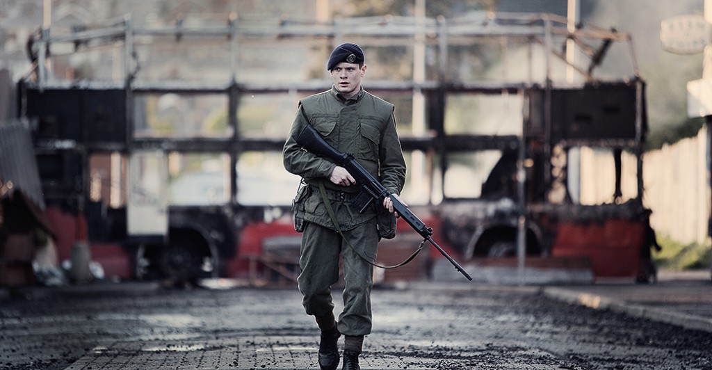 Jack O'Connell dans 71