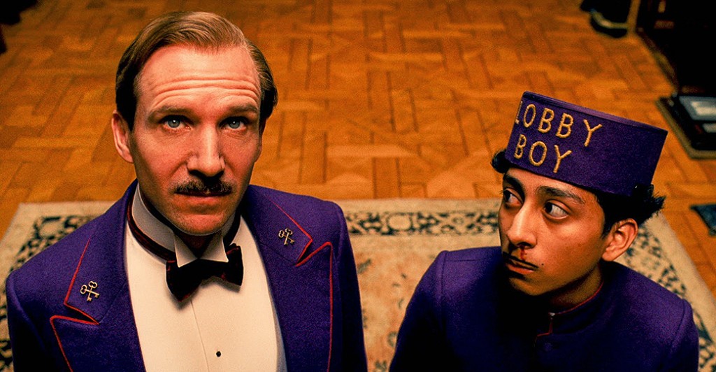 Ralph Fiennes et Tony Revolori dans The Grand Budapest Hotel