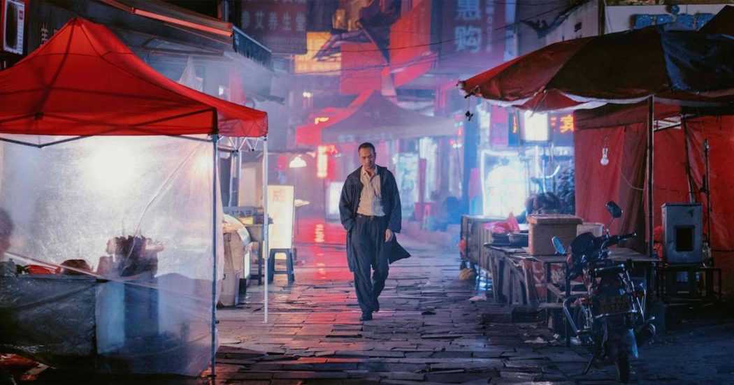 Un grand voyage vers la nuit (2019)