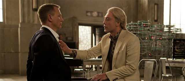 Daniel Craig et Javier Bardem dans Skyfall (2012)