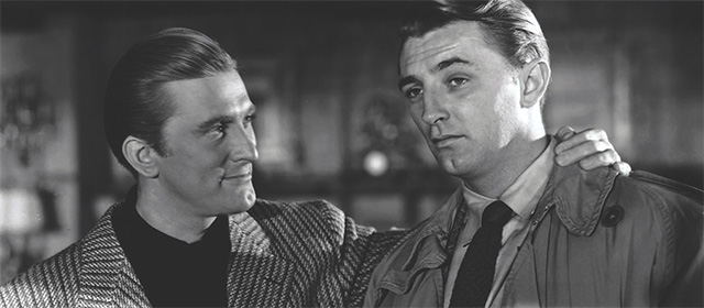 Kirk Douglas et Robert Mitchum dans La Griffe du passé (1947)