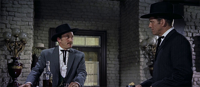 Kirk Douglas et Burt Lancaster dans Règlement de comptes à OK Corral (1957)