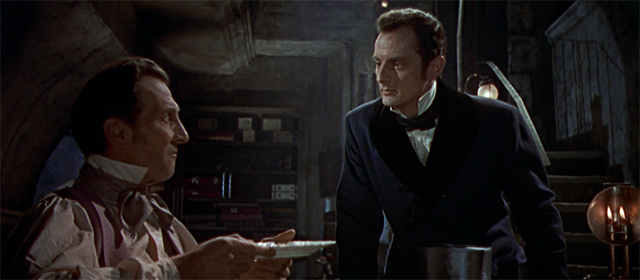 Peter Cushing et Francis Matthews dans La Revanche de Frankenstein (1958)