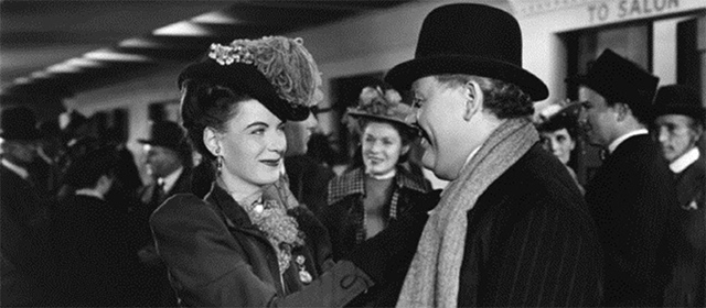 Ella Raines et Charles Laughton dans Le Suspect (1944)