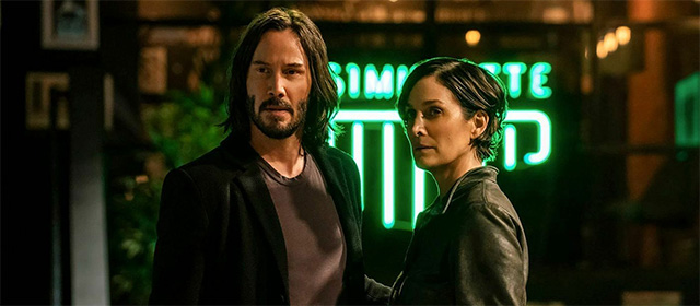 Keanu Reeves et Carie-Anne Moss dans Matrix Resurrections (2021)